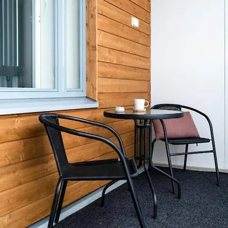 아파트 Tyylikaes Parvekkeellinen Yksioe Hienoilla Naekymillae
